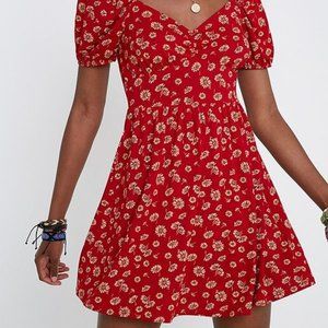 MINI RED DRESS WITH A SWEETHEART NECKLINE